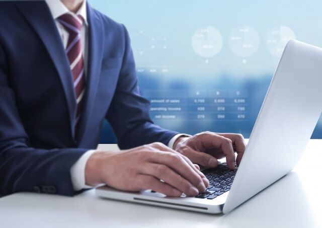 MQLからSQLへの転換率を改善する方法とは？違いと施策を解説